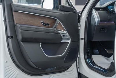 2025 Land Rover Range Rover Plug-In Hybrid SE