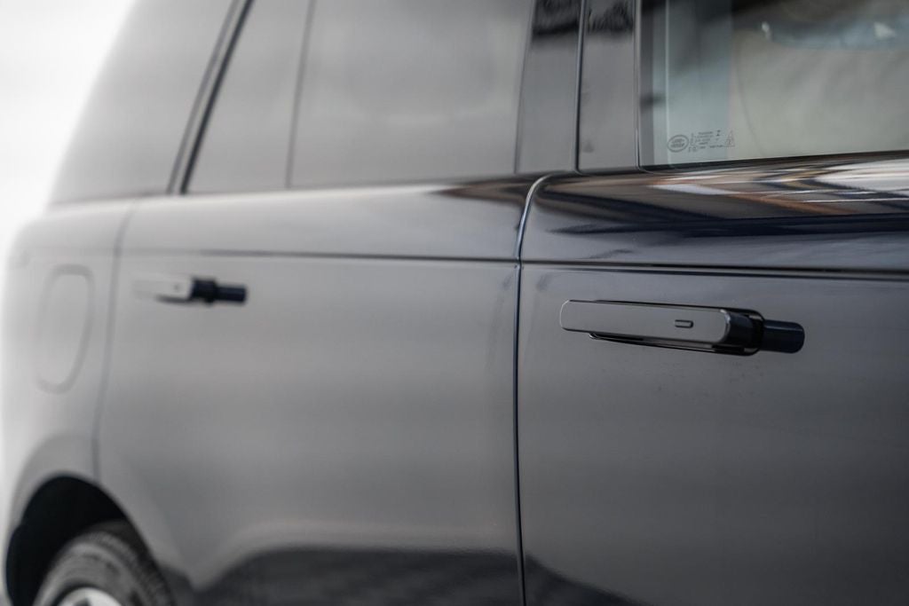 2025 Land Rover Range Rover SE