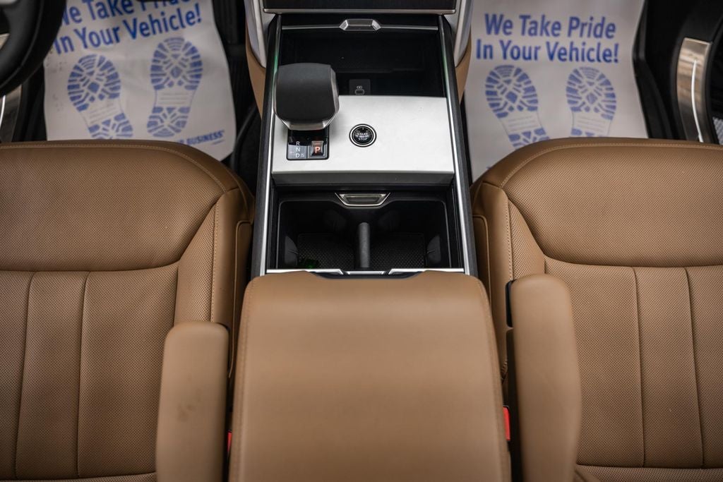 2025 Land Rover Range Rover SE