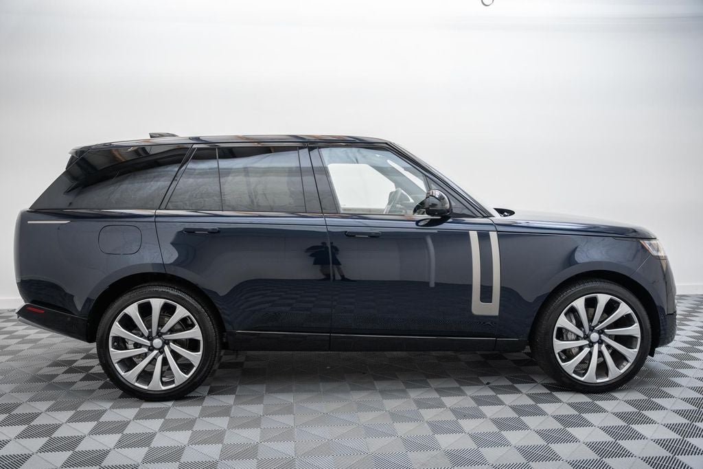 2025 Land Rover Range Rover SE