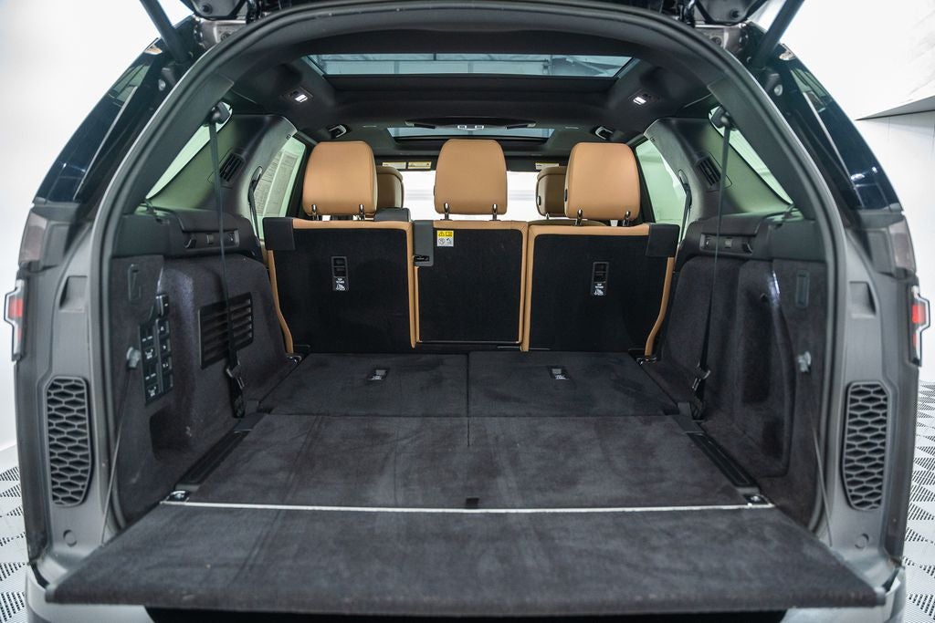 2024 Land Rover Discovery Metropolitan Edition
