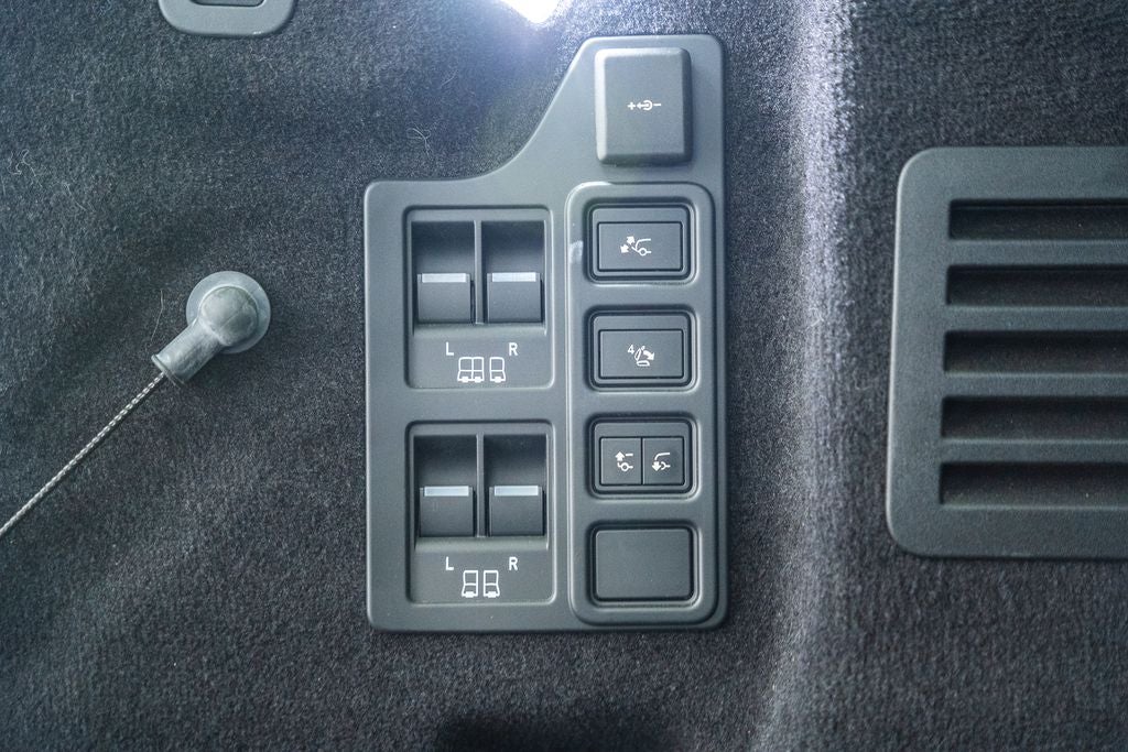 2024 Land Rover Discovery Metropolitan Edition