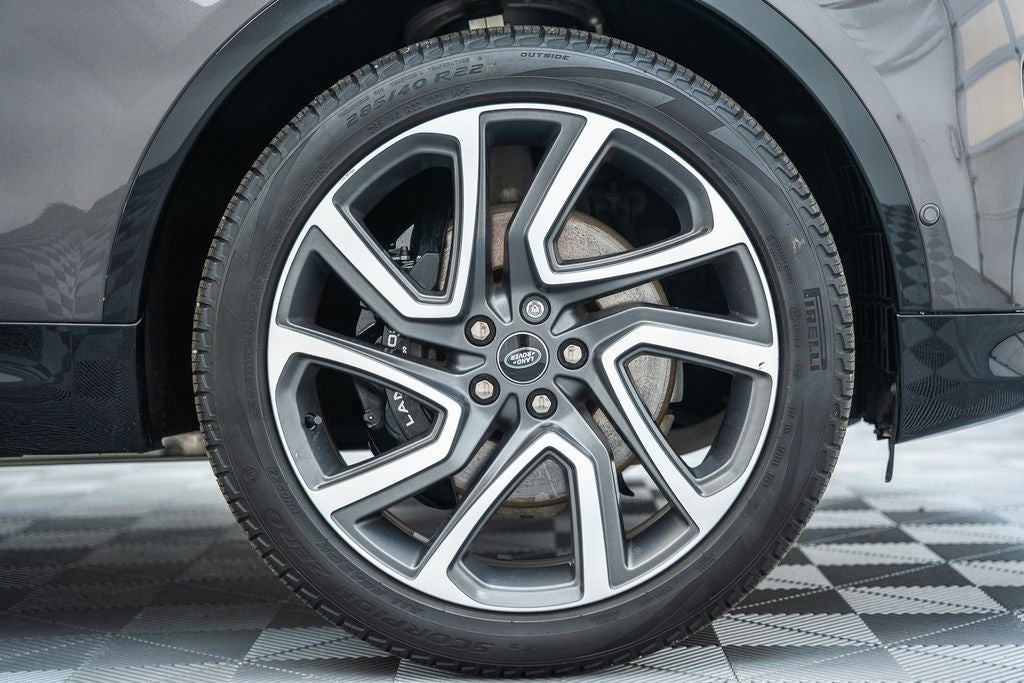2024 Land Rover Discovery Metropolitan Edition
