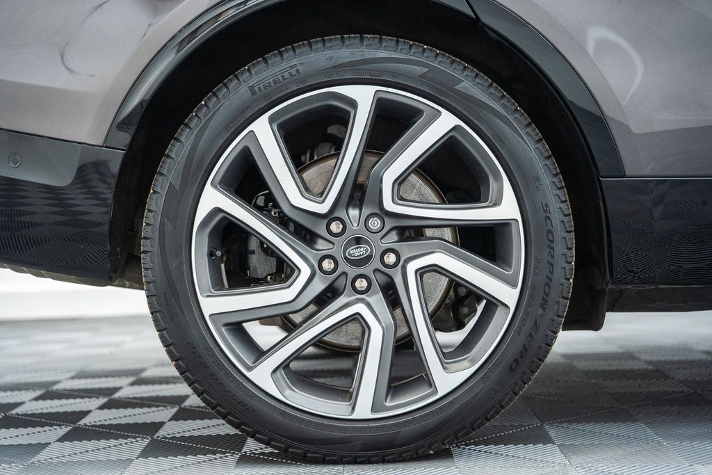 2024 Land Rover Discovery Metropolitan Edition