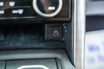 2024 Land Rover Discovery Metropolitan Edition
