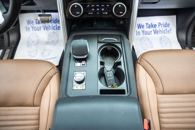 2024 Land Rover Discovery Metropolitan Edition