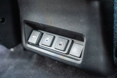 2024 Land Rover Discovery Metropolitan Edition