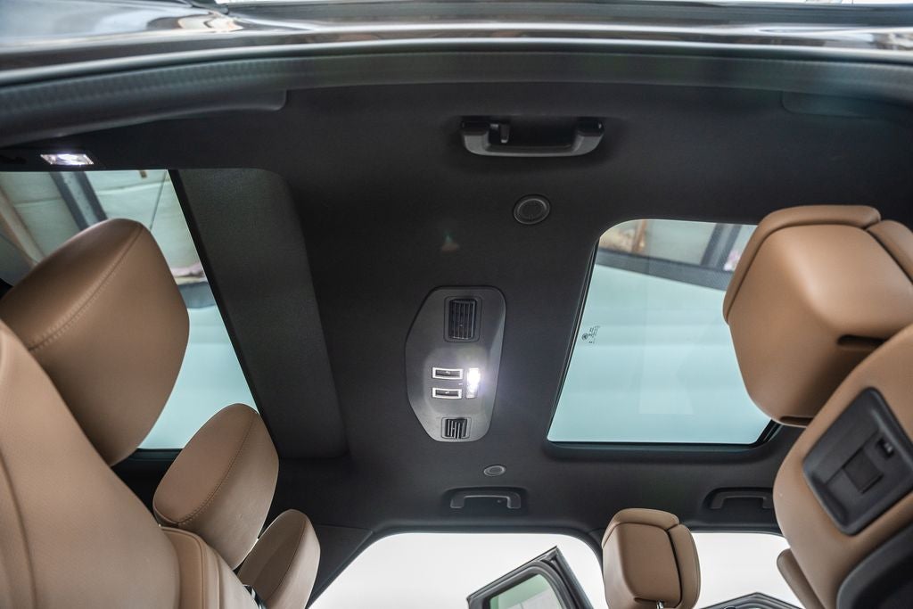 2024 Land Rover Discovery Metropolitan Edition