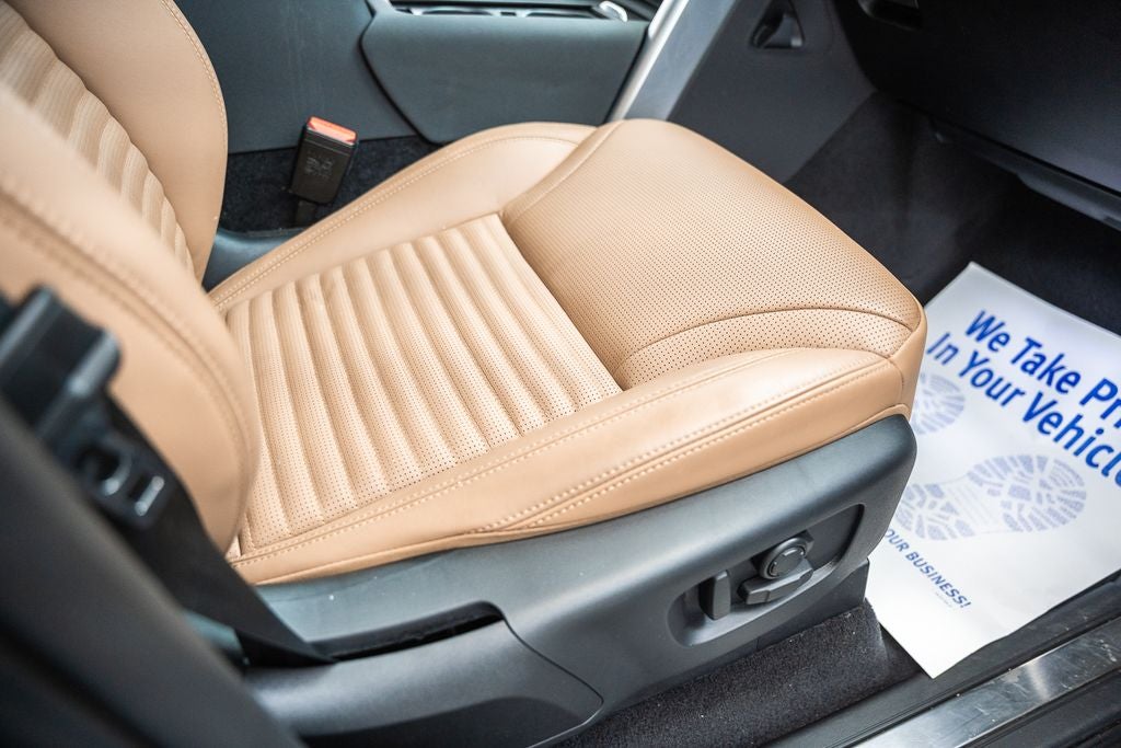 2024 Land Rover Discovery Metropolitan Edition