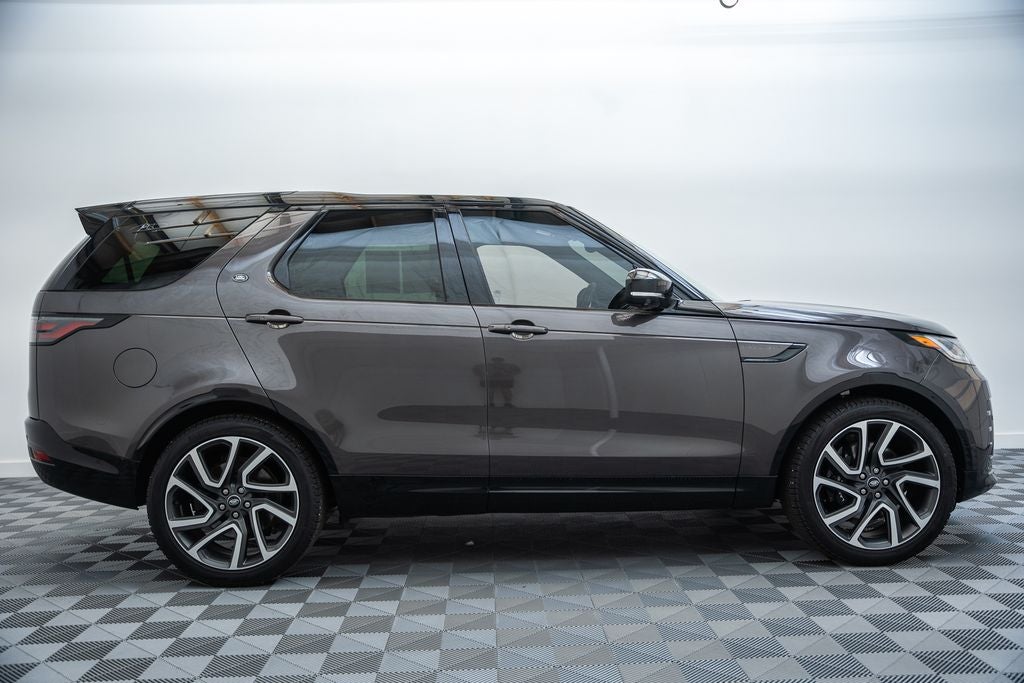 2024 Land Rover Discovery Metropolitan Edition