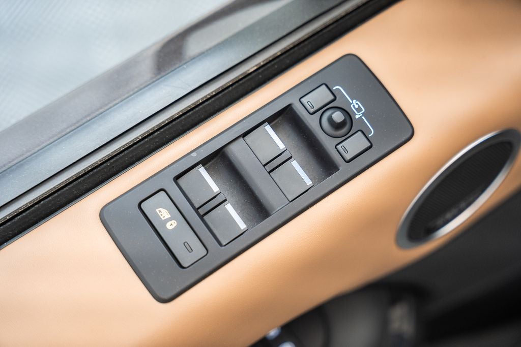 2024 Land Rover Discovery Metropolitan Edition