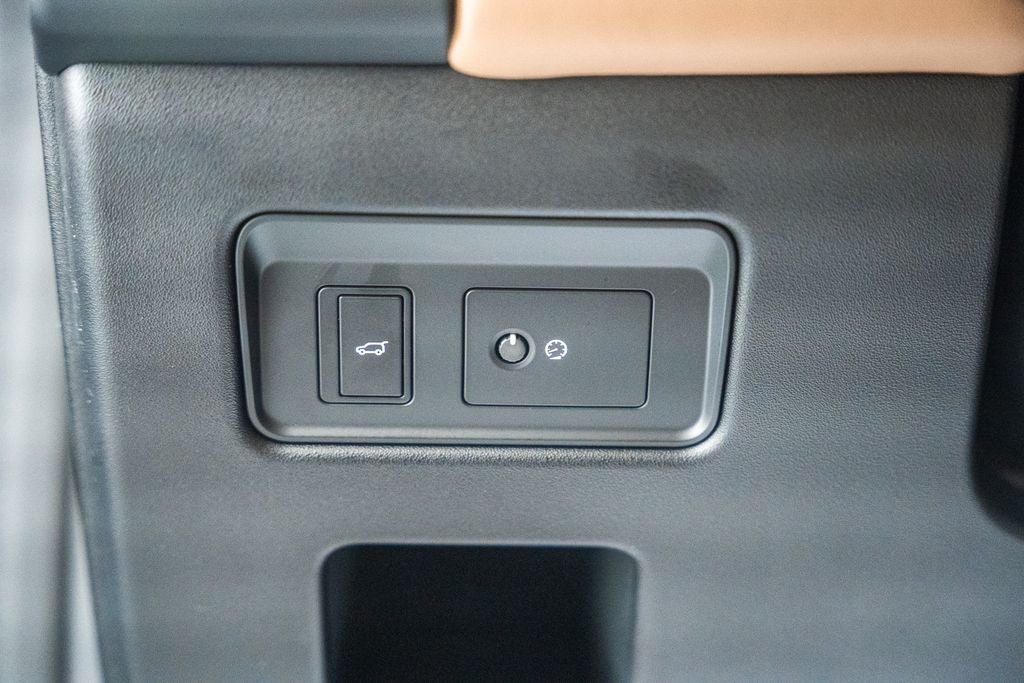 2024 Land Rover Discovery Metropolitan Edition
