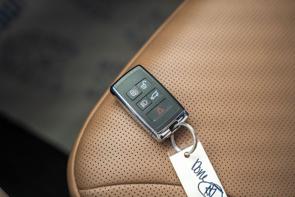 2024 Land Rover Discovery Metropolitan Edition
