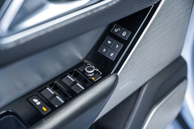 2018 Land Rover Range Rover Velar SE R-Dynamic