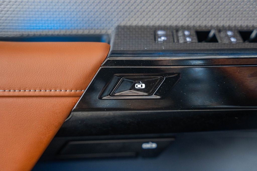 2025 BMW 7 Series 750e xDrive