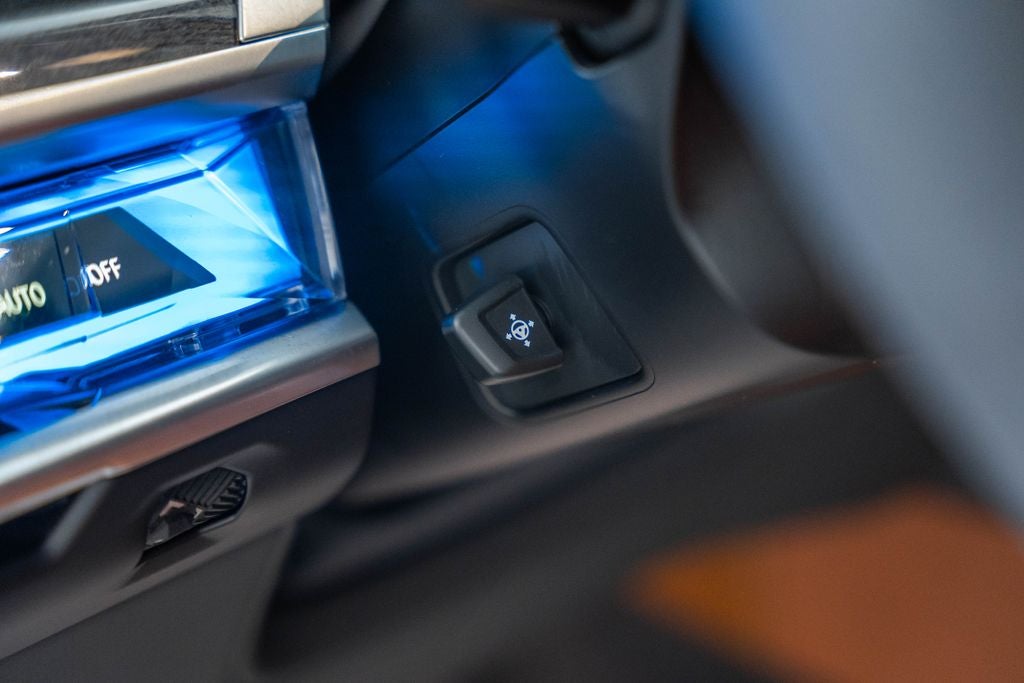 2025 BMW 7 Series 750e xDrive