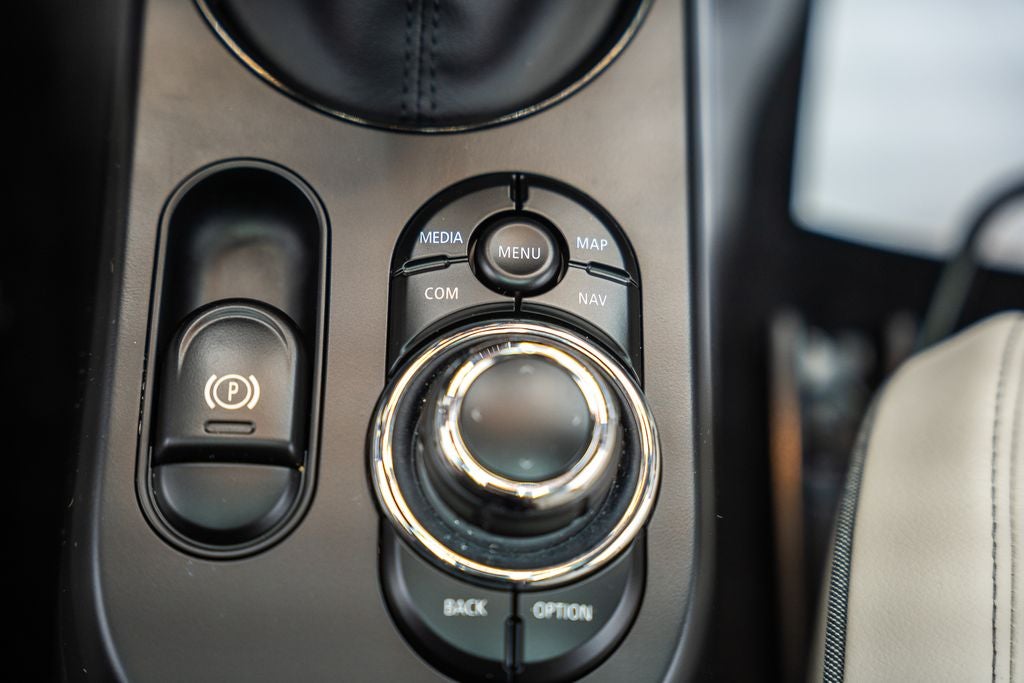 2023 MINI John Cooper Works Iconic