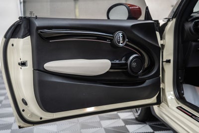 2023 MINI John Cooper Works Iconic