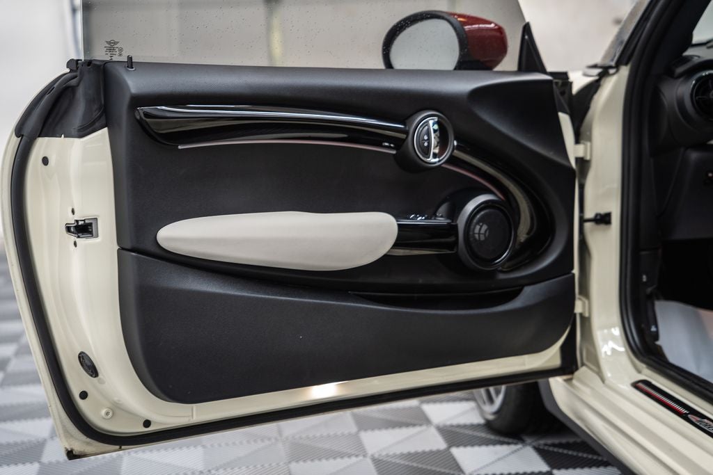 2023 MINI John Cooper Works Iconic