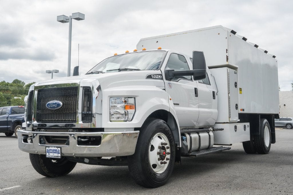 2023 Ford F-750SD Base
