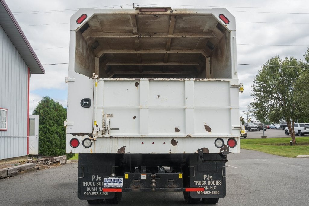 2023 Ford F-750SD Base