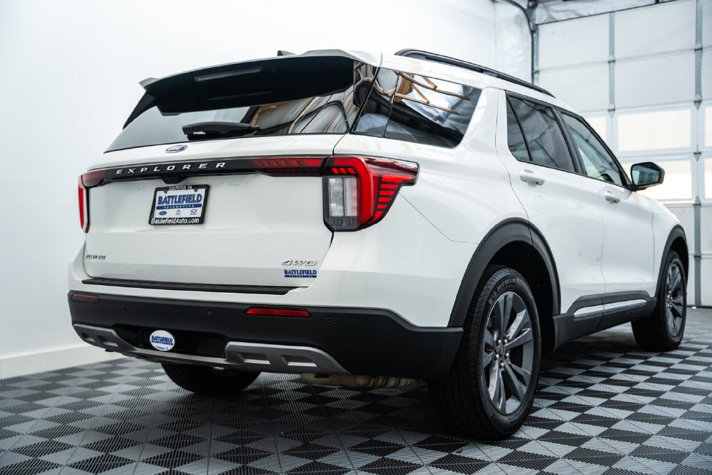 2025 Ford Explorer Active