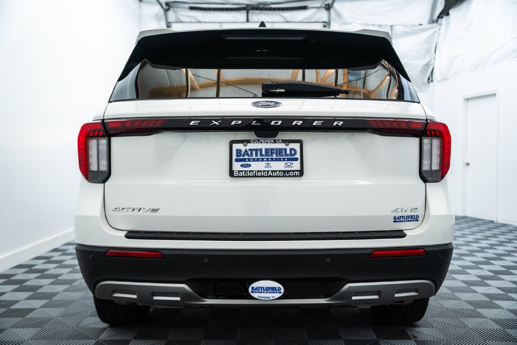 2025 Ford Explorer Active