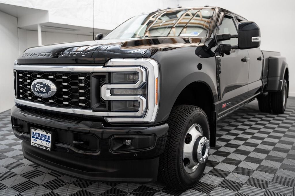 2026 Ford F-350SD Platinum DRW