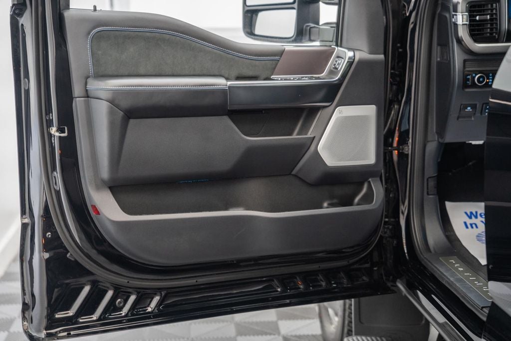 2026 Ford F-350SD Platinum DRW