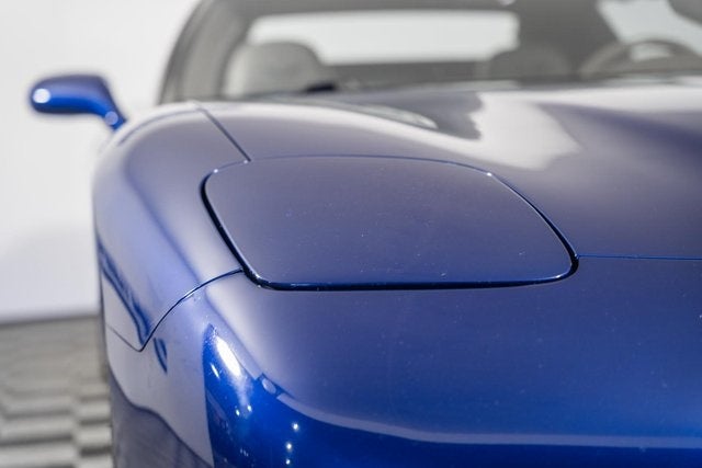 2004 Chevrolet Corvette Base