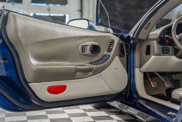 2004 Chevrolet Corvette Base