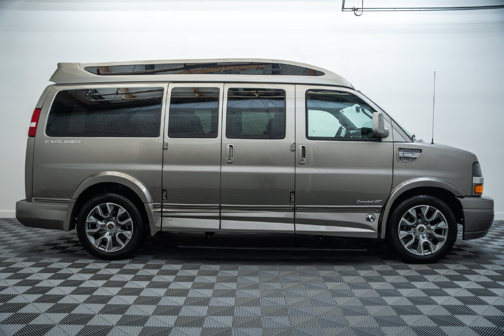 2025 Chevrolet Express 2500 Work Van Cargo