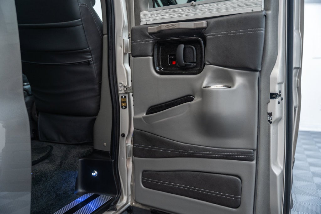 2025 Chevrolet Express 2500 Work Van Cargo