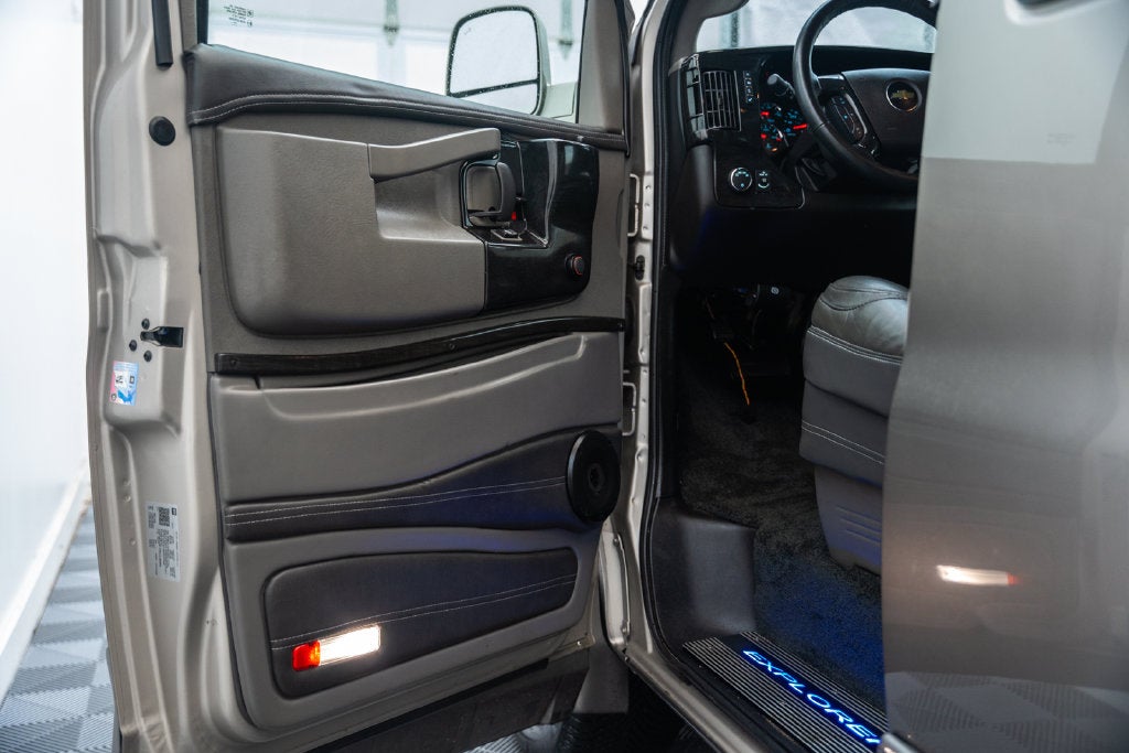 2025 Chevrolet Express 2500 Work Van Cargo