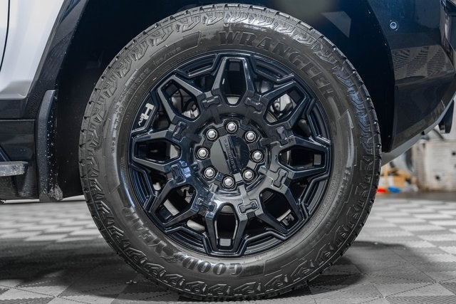 2024 GMC Hummer EV SUV 2X