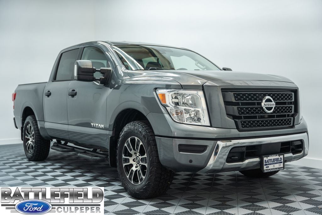 2022 Nissan Titan SV