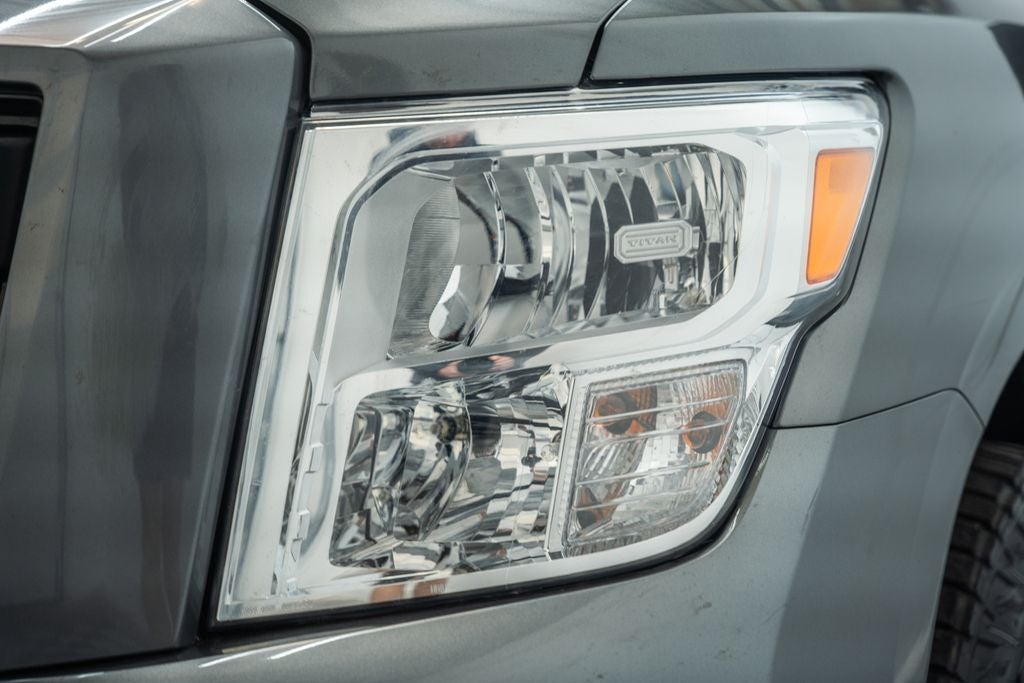 2022 Nissan Titan SV