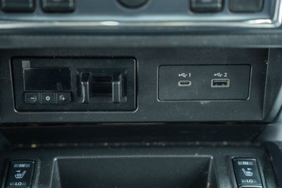 2022 Nissan Titan SV