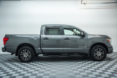 2022 Nissan Titan SV