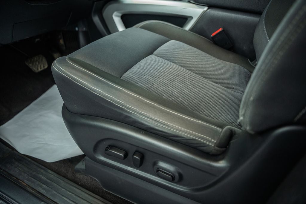 2022 Nissan Titan SV