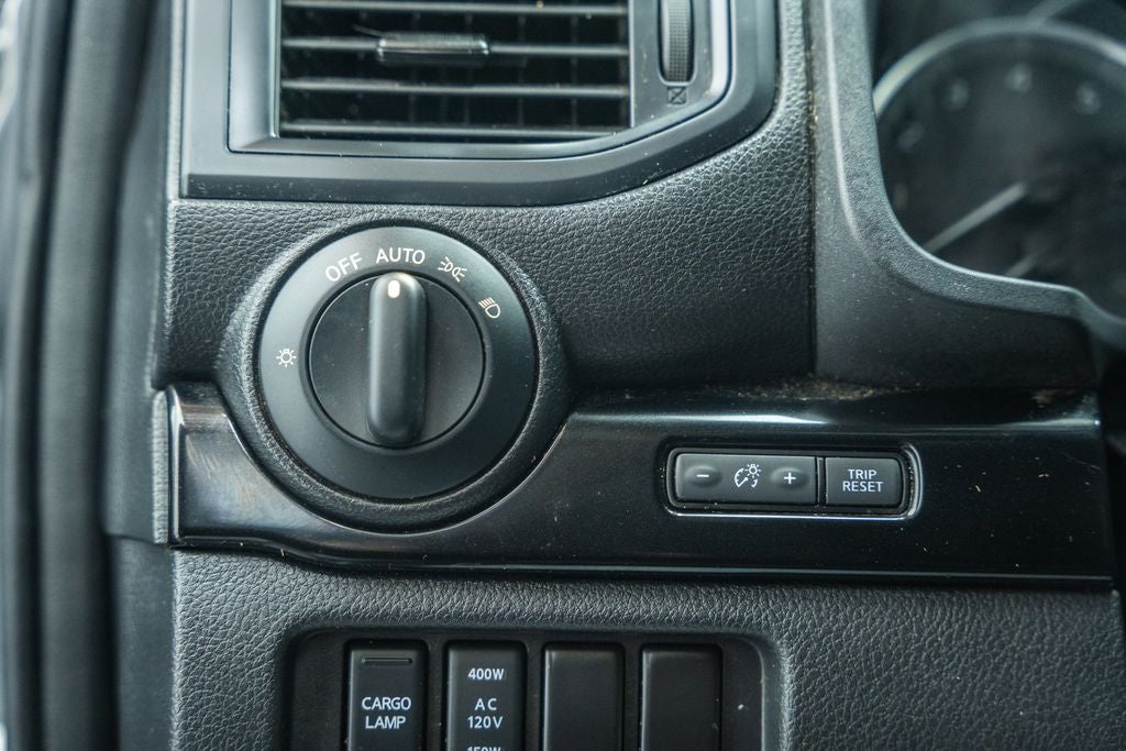 2022 Nissan Titan SV