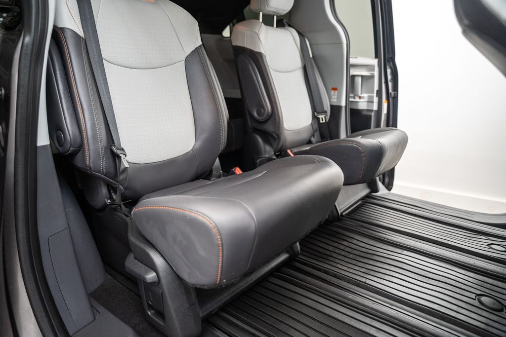 2022 Toyota Sienna XSE 7 Passenger