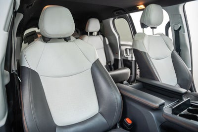 2022 Toyota Sienna XSE 7 Passenger