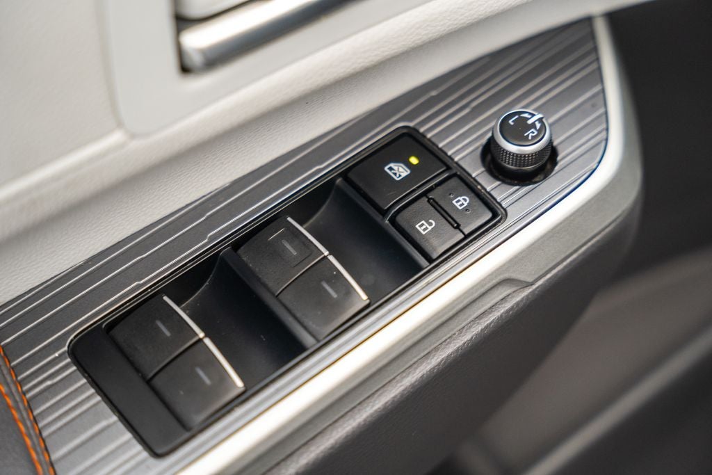2022 Toyota Sienna XSE 7 Passenger