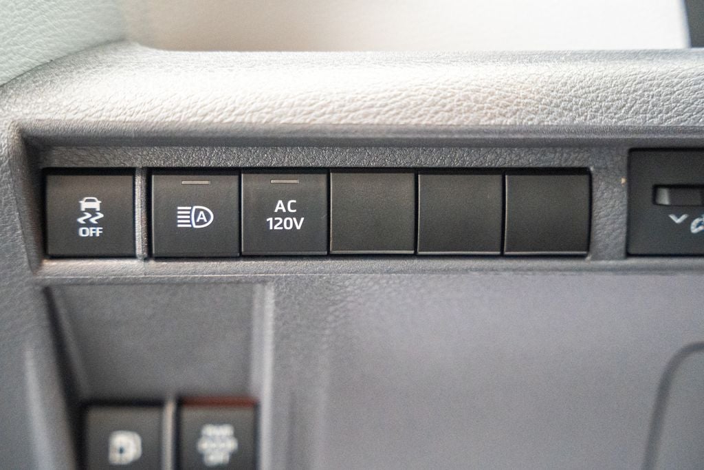 2022 Toyota Sienna XSE 7 Passenger