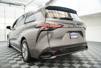 2022 Toyota Sienna XSE 7 Passenger