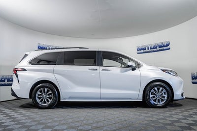 2023 Toyota Sienna XLE 7 Passenger