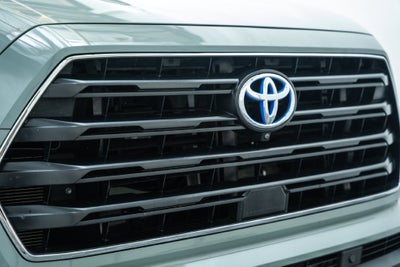2024 Toyota Sequoia SR5