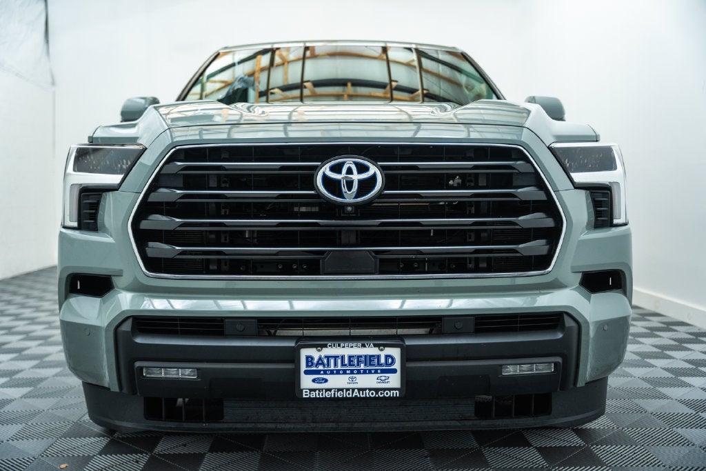 2024 Toyota Sequoia SR5
