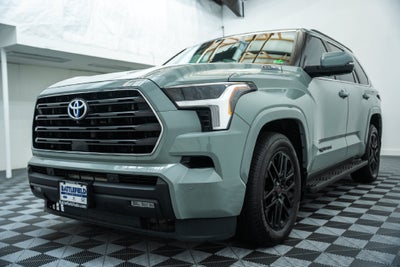 2024 Toyota Sequoia SR5